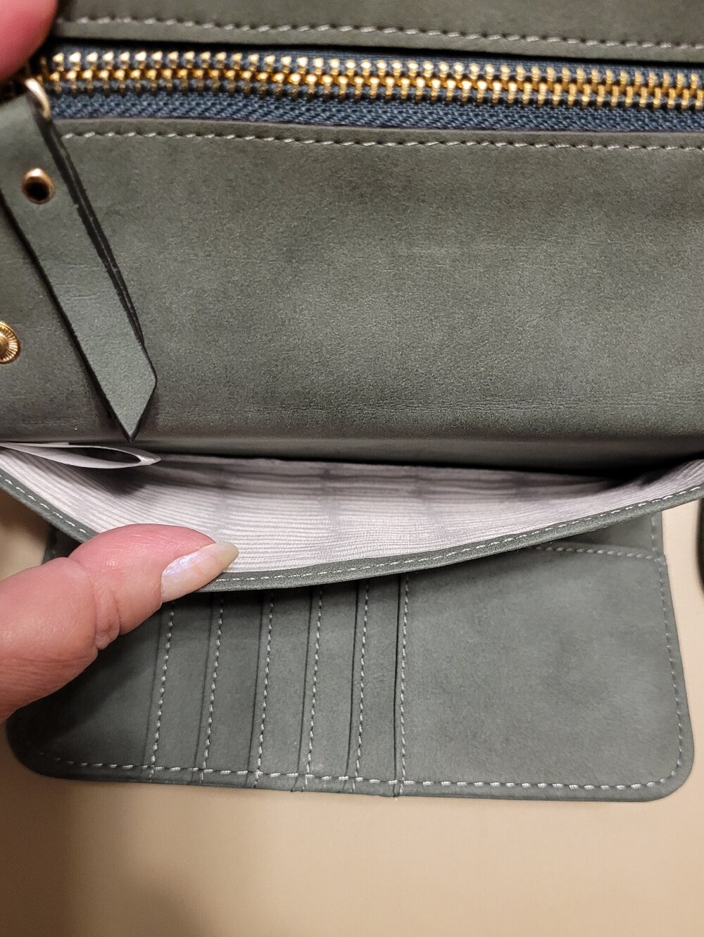 Stylish Braided Accent Gray/Green Wallet/crossbody.  Removeable Strap.  Cute! - Picture 6 of 9